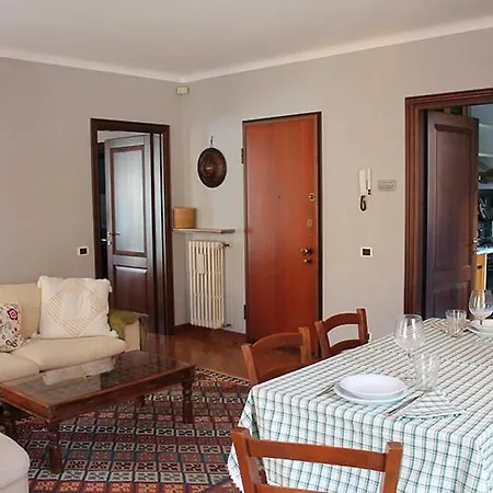 Raffaela Apartment